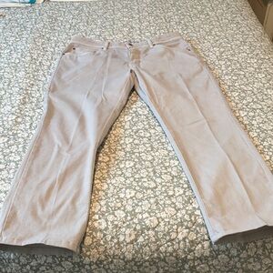 Men’s Johnnie O Pant
Size 30/32 hemmed to 28 inseam